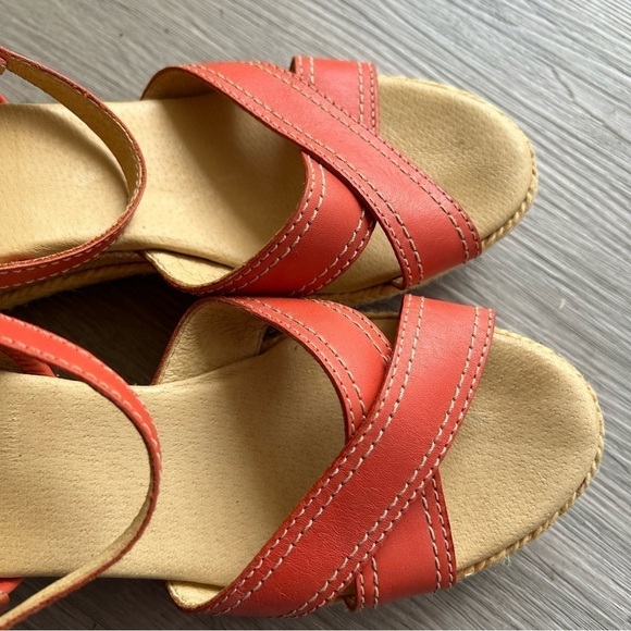 [7] L.L.Bean Women’s Buckle Ankle Strap Wedges Coral Pastel Red Orange - Picture 6 of 10